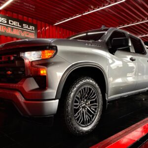 CHEVROLET SILVERADO CUSTOM 4x4 2024